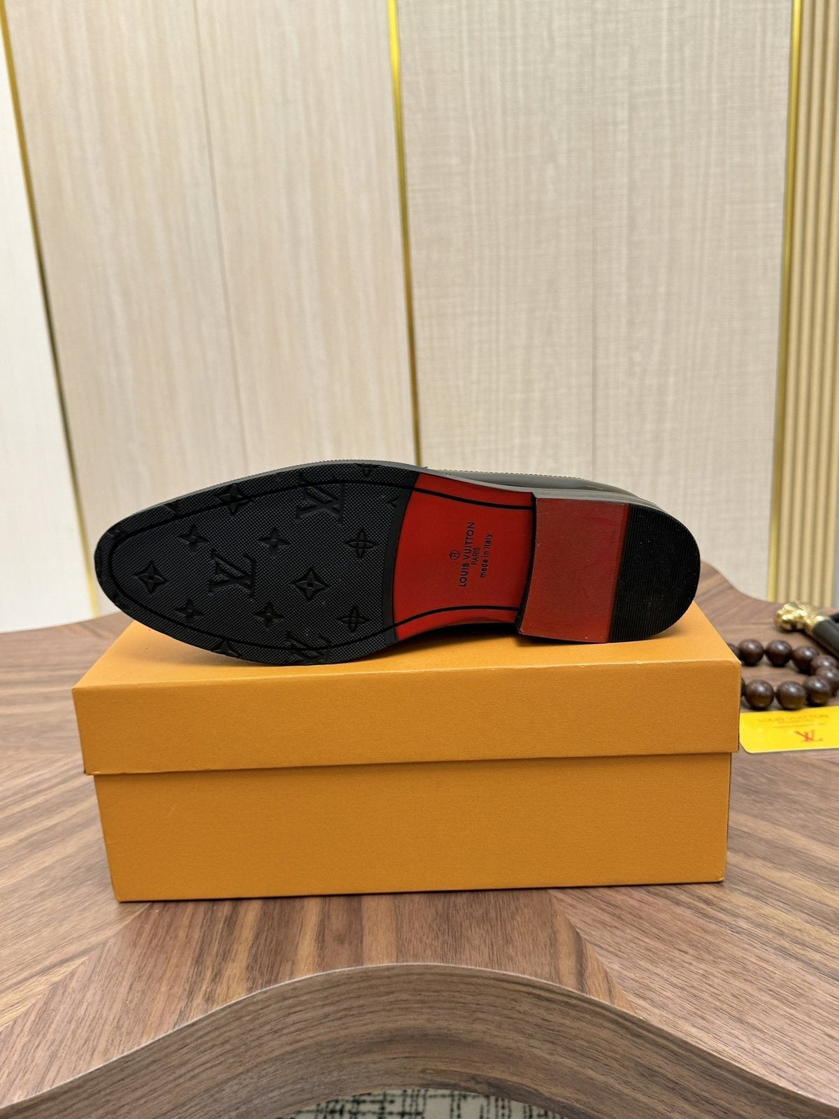Louis Vuitton Black and Gray Lace-Up Dress Shoes