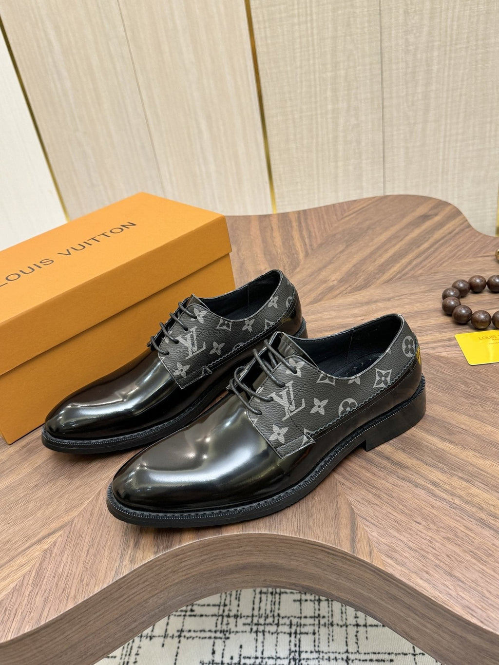 Louis Vuitton Black and Gray Lace-Up Dress Shoes