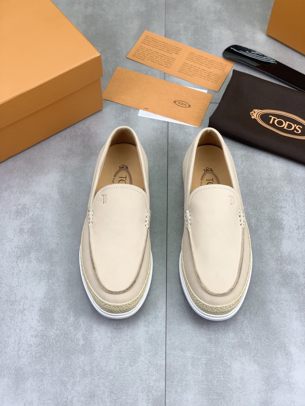 TOD'S Men's Raffia-Trim Driving Loafers