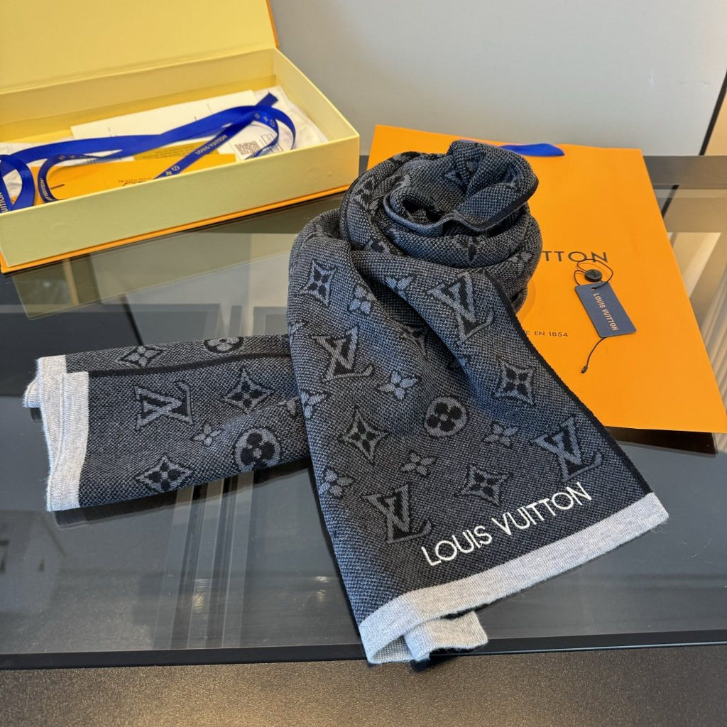 Louis Vuitton Gray Trim Knit Scarf