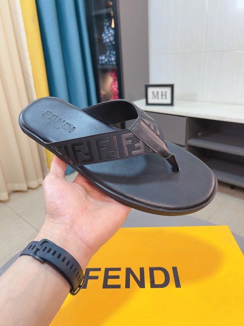 Fendi Men's FF-Pattern Thong Sandals - Black